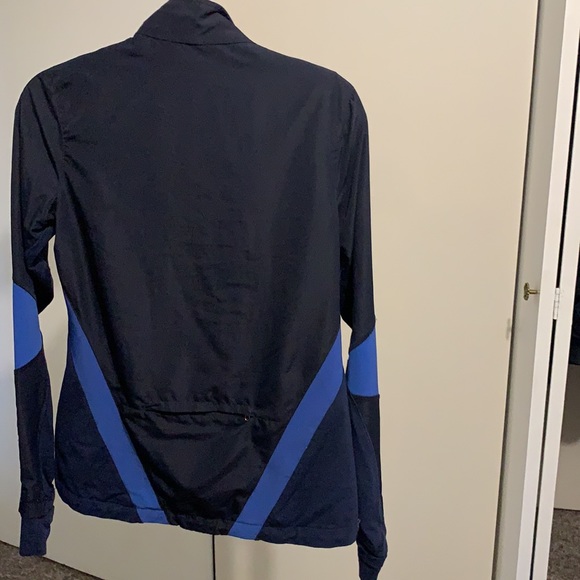 Lululemon running jacket - Picture 4 of 7